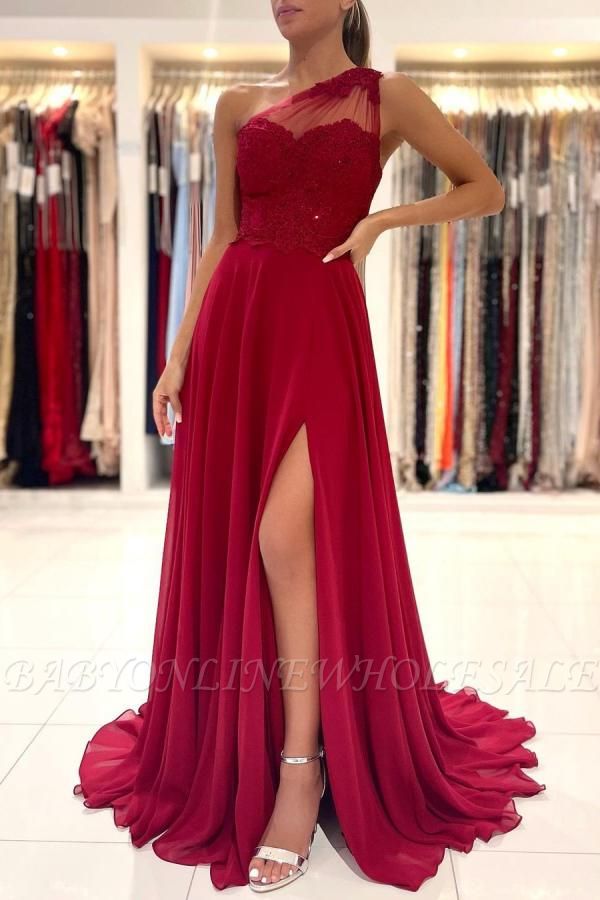 Une épaule robe de bal rouge longueur au sol sans manches robe maxi avec fente sur le devant