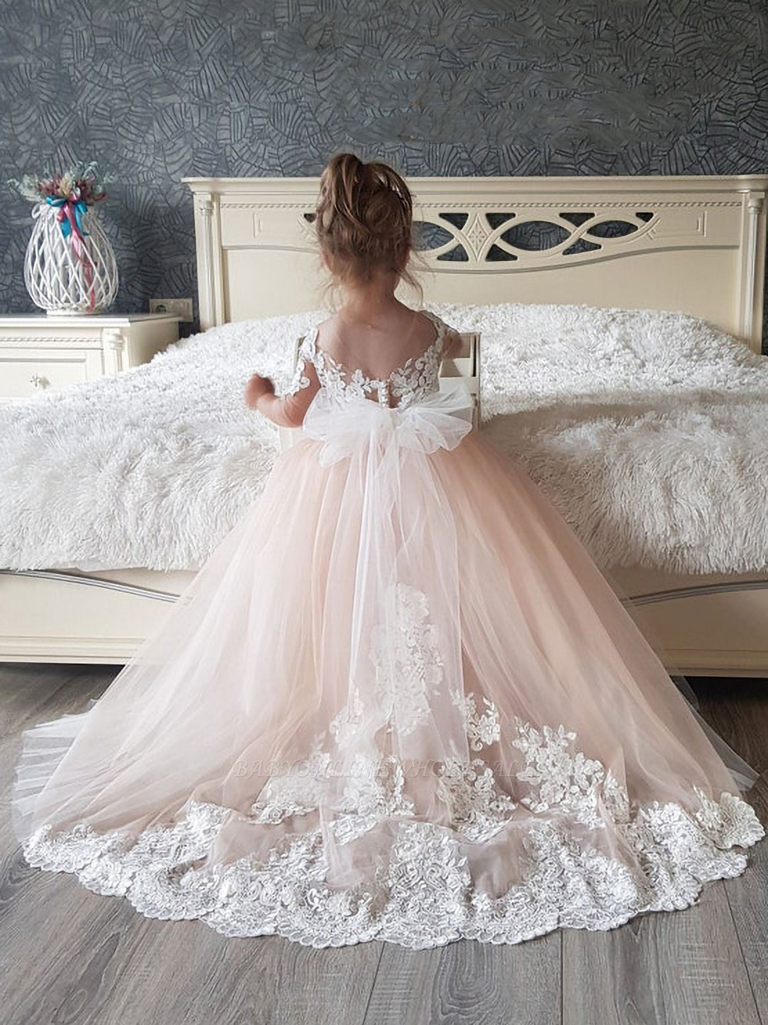 Kurze Ärmel Prinzessin Blumenmädchenkleider Blumenspitze Applikationen Blushing Pink formelles Kleid für Mädchen