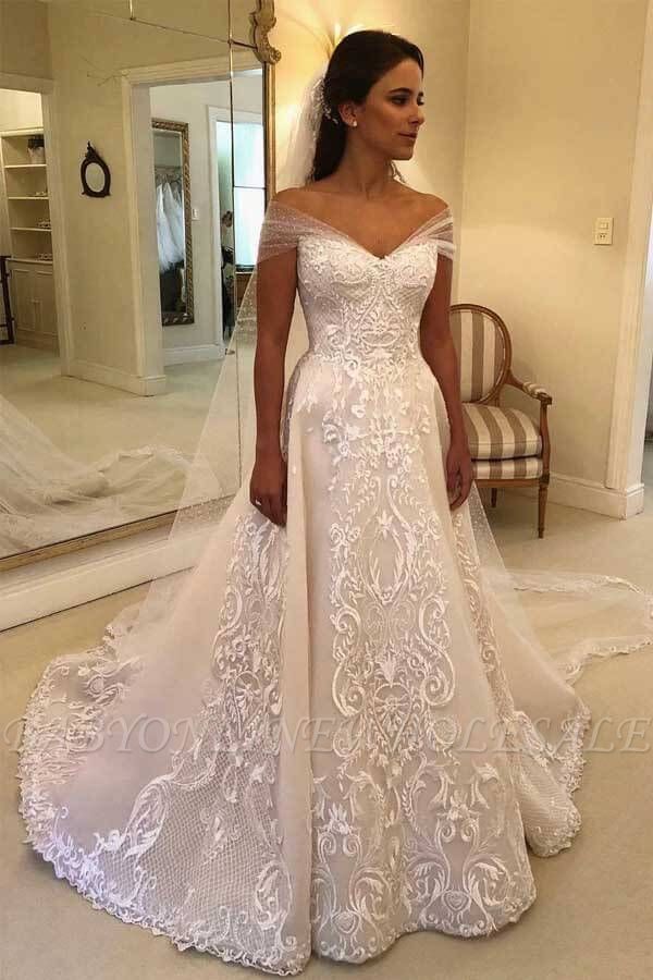 Schulterfreies weißes Brautkleid mit floralen Spitzenapplikationen Romantisches Hochzeitskleid