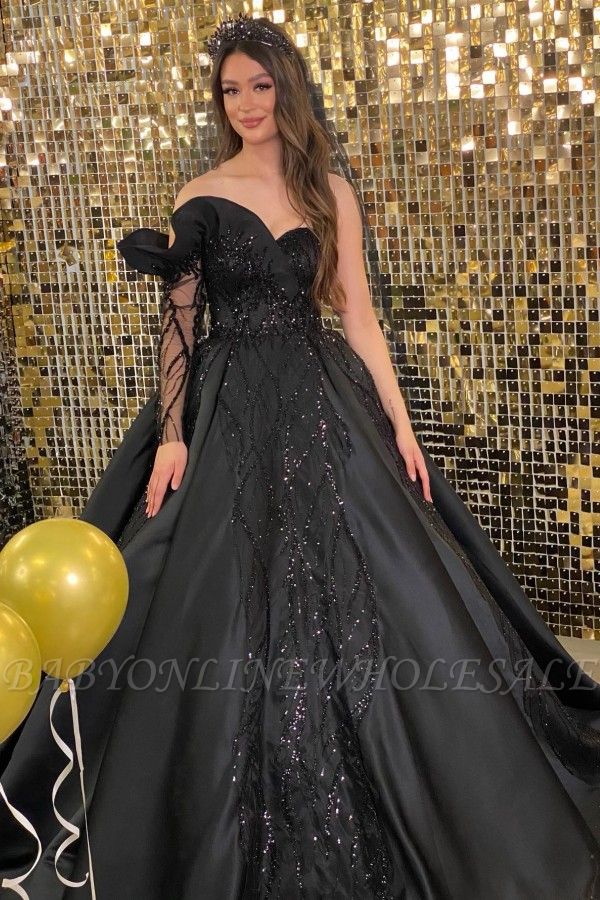 Уникальное бальное свадебное платье из черного кружева