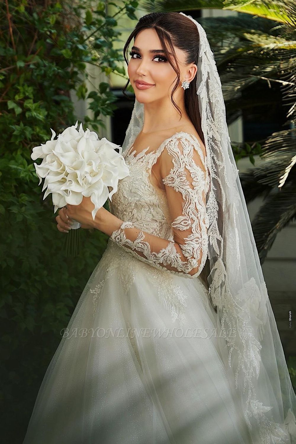 Robe de mariée trapèze en tulle et dentelle à manches longues