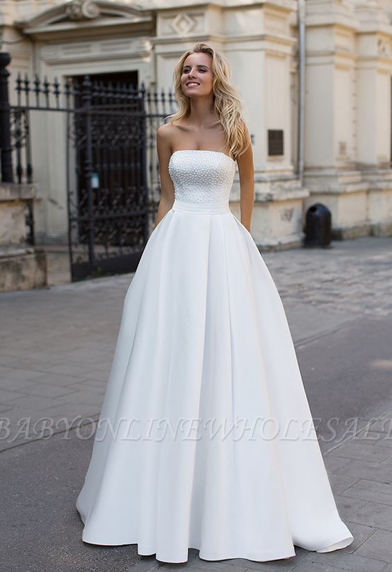 Vestido de noiva Princesa Simples Strapless Branco com Zíper A-Line