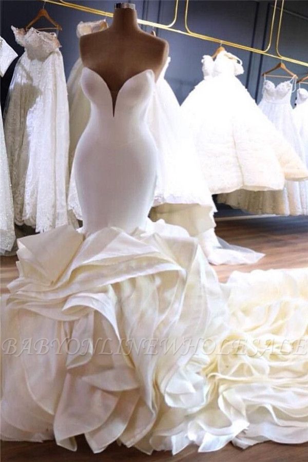 Robes de mariée sexy sirène bustier ivoire | Robes de mariée bon marché à volants en satin avec train cathédrale