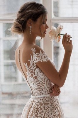 Шикарное тонкое свадебное платье трапециевидной формы с открытыми плечами и цветочным узором_4