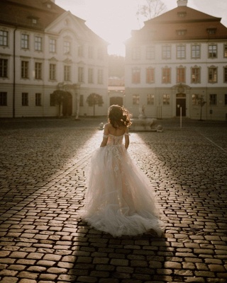 Романтическое свадебное платье из тюля с открытыми плечами для невесты_5