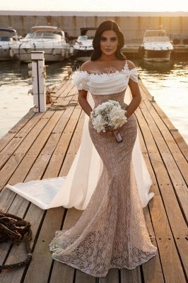 Atemberaubendes schulterfreies Brautkleid im Meerjungfrauen-Stil mit Sweep Cape_1