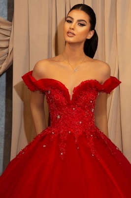 Красное бальное платье с открытыми плечами для выпускного вечера_2