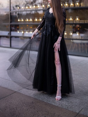 Черное платье трапециевидной формы с длинными рукавами и v-образным вырезом с высоким разрезом_4