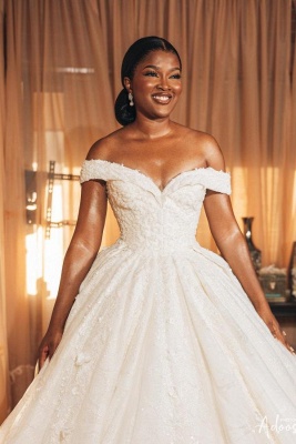 Off the shoulder ball gown wedding dress with mutiple layers_2