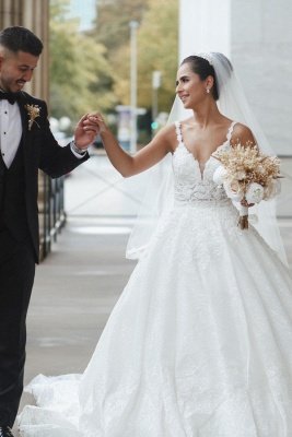 Straps V-neck white tulle ball gown wedding dress_3