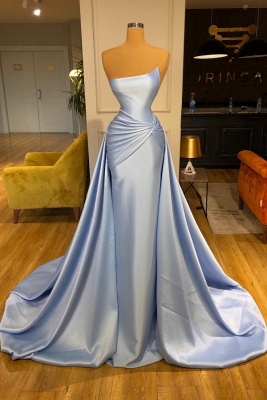 Светло-голубое атласное платье для выпускного вечера без бретелек длиной до пола