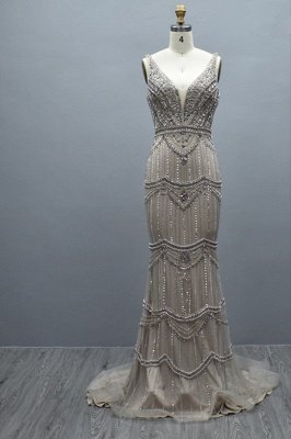 Vestido de noite luxuoso com miçangas e mangas compridas_3