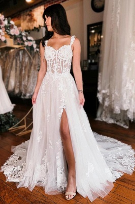 Кружевное свадебное платье А-силуэта с открытыми плечами и высоким разрезом_5