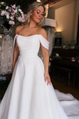 Weißes schulterfreies Hochzeitskleid mit hohem Schlitz_2