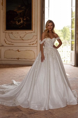 Robe de mariée princesse blanche à épaules dénudées