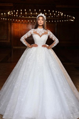 Robe de mariée blanche à col haut et manches longues