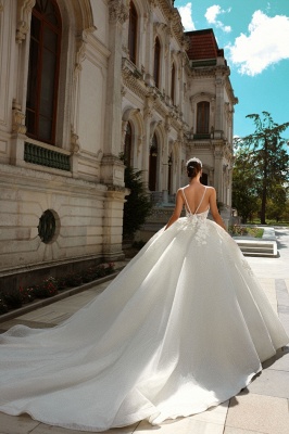 Robe de mariée trapèze en dentelle à bretelles spaghetti et décolleté en cœur_3