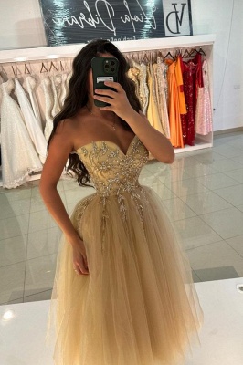 Vestidos de festa em linha A com decote em V e comprimento até o chão em tule e miçangas_2