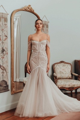 Elegantes, herzförmiges, elfenbeinfarbenes, langes Brautkleid mit Spitze und Meerjungfrau-Blumenmuster und Kristallverzierung_5