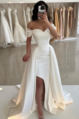 Schulterfreies A-Linien-Ballkleid aus Satin mit Rüschen und Schlitz_2